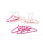 SET 3 PERCHAS NIÑA EN PLASTICO TERCIOPELO 28X19.5 CM COL SURT